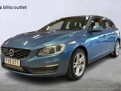 Blå Begagnad 2015 Volvo V60 Summum Kombi | 159 800 kr (Lite dyr)
