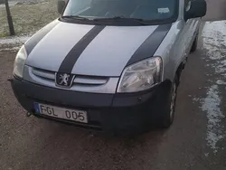 Grå Begagnad 2007 Peugeot Partner Minibuss | 19 000 kr (Marknadspris)
