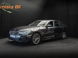 Grå Begagnad 2022 BMW 530e M Sport Kombi | 378 700 kr (Marknadspris)