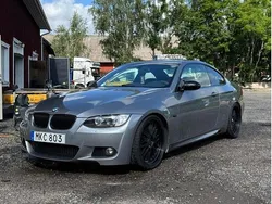 Grå Begagnad 2007 BMW 335 Comfort Edition Sportkupé | 185 000 kr (Marknadspris)
