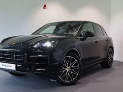 Svart (black) Begagnad 2023 Porsche Cayenne SUV | 1 175 000 kr (Superpris)