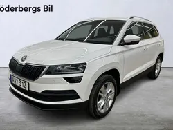 Vit (candy white) Begagnad 2021 Skoda Karoq Style SUV | 229 500 kr (Marknadspris)
