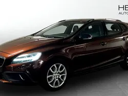 Brun (brown) Begagnad 2016 Volvo V40 CC Summum Kombi | 149 900 kr (Marknadspris)