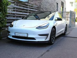 Vit Begagnad 2020 Tesla Model 3 Standard Range Plus Sedan | 264 700 kr (Lite dyr)