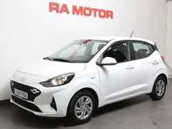 Vit Begagnad 2024 Hyundai i10 Essential Halvkombi | 174 900 kr (Marknadspris)
