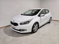 Vit Begagnad 2013 Kia Ceed Comfort Halvkombi | 89 500 kr (Marknadspris)