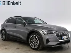 Grå Begagnad 2019 Audi e-tron S-Line SUV | 294 900 kr (Superpris)