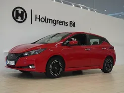 Röd Begagnad 2023 Nissan Leaf Acenta Halvkombi | 194 800 kr (Marknadspris)