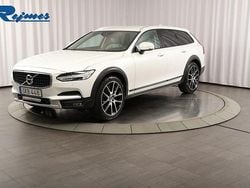 Vit Begagnad 2018 Volvo V90 CC Pro Kombi | 319 800 kr (Marknadspris)