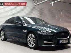 British racing green metallic Begagnad 2017 Jaguar XF R-Sport Sedan | 194 000 kr