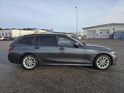 Grå Begagnad 2020 BMW 320 Sport Line Kombi | 240 000 kr (Bra pris)