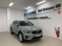 Grå Begagnad 2024 Volvo XC40 Core SUV | 359 500 kr (Marknadspris)