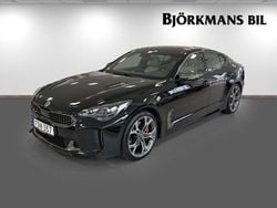 Svart Begagnad 2018 Kia Stinger Halvkombi | 289 900 kr (Marknadspris)