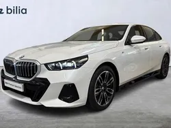 Vit Begagnad 2024 BMW 520 M Sport Sedan | 614 900 kr