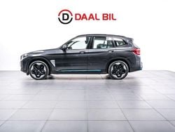 Grå Begagnad 2021 BMW iX3 Impressive SUV | 429 700 kr (Bra pris)