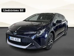 Mörkblå (blå) Begagnad 2021 Toyota Corolla SUV | 249 000 kr (Marknadspris)