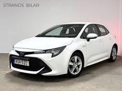 Vit Begagnad 2019 Toyota Corolla Hybrid Active Halvkombi | 179 000 kr (Marknadspris)