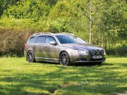 Grå Begagnad 2010 Volvo V70 Summum Kombi | 70 000 kr (Marknadspris)