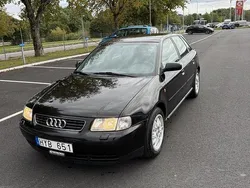 Svart Begagnad 2000 Audi A3 Halvkombi | 18 000 kr (Lite dyr)