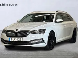 Vit Begagnad 2022 Skoda Superb Style Kombi | 294 900 kr (Marknadspris)