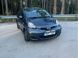 Grå Begagnad 2012 Toyota Aygo Halvkombi | 35 000 kr (Marknadspris)