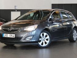 Grå Begagnad 2011 Opel Astra Enjoy Kombi | 49 900 kr (Marknadspris)