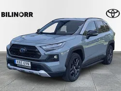 Grön Begagnad 2021 Toyota RAV4 Hybrid SUV | 369 900 kr (Marknadspris)