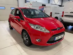 Röd Begagnad 2011 Ford Fiesta Titanium Halvkombi | 89 900 kr (Dyr)