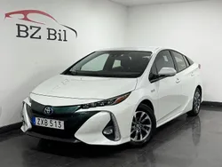 Vit Begagnad 2018 Toyota Prius Plug-in Hybrid Executive Halvkombi | 204 900 kr (Marknadspris)