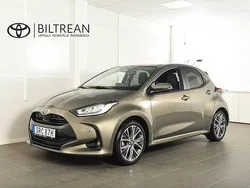 Grön Begagnad 2024 Toyota Yaris Hybrid Active Halvkombi | 259 900 kr (Lite dyr)
