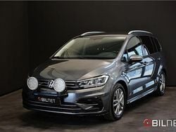 Mörkbrun (brun) Begagnad 2018 VW Touran R-line Minibuss | 259 900 kr (Lite dyr)