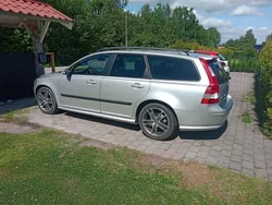 Grå Begagnad 2006 Volvo V50 Kinetic Kombi | 31 000 kr (Bra pris)