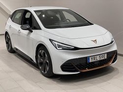 Glacial white metallic Begagnad 2023 Cupra Born e-Boost Halvkombi | 304 900 kr (Marknadspris)