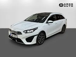 Vit Begagnad 2022 Kia Ceed 2 Kombi | 239 900 kr (Marknadspris)