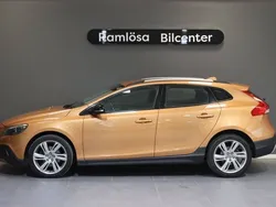 Brun Begagnad 2014 Volvo V40 CC Momentum Kombi | 122 900 kr (Lite dyr)