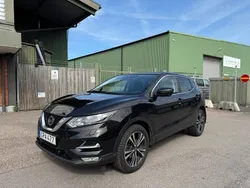Svart Begagnad 2018 Nissan Qashqai 360º SUV | 134 900 kr (Bra pris)