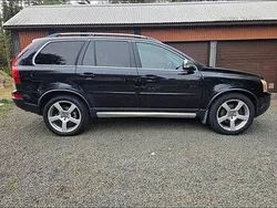 Svart Begagnad 2011 Volvo XC90 R-Design SUV | 107 000 kr (Marknadspris)