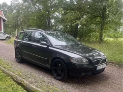 Grön Begagnad 2005 Volvo V50 Kinetic Kombi | 13 000 kr