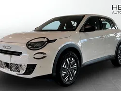 Vit (white) Ny 2025 Fiat 600 Halvkombi | 350 800 kr (Dyr)
