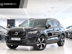 Svart Begagnad 2022 Volvo XC40 Core SUV | 299 900 kr