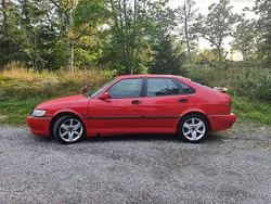 Röd Begagnad 2002 Saab 9-3 Aero Halvkombi | 39 000 kr (Dyr)