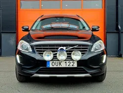 Svart Begagnad 2015 Volvo XC60 Momentum SUV | 99 900 kr (Bra pris)