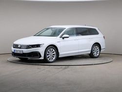 Vit (a) Begagnad 2021 VW Passat Executive Kombi | 269 000 kr (Lite dyr)