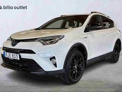 Vit Begagnad 2018 Toyota RAV4 Hybrid SUV | 264 900 kr (Superpris)