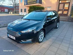 Svart Begagnad 2015 Ford Focus Titanium Kombi | 55 500 kr (Marknadspris)