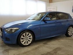 Estorilblå metallic / alcantara klädsel Begagnad 2013 BMW 118 Advantage Halvkombi | 109 000 kr (Bra pris)