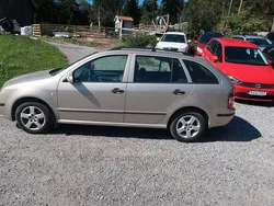 Ljusgrå Begagnad 2005 Skoda Fabia Kombi | 17 500 kr (Marknadspris)