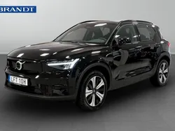 Svart Begagnad 2023 Volvo XC40 Core SUV | 369 900 kr
