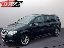 Svart Begagnad 2010 VW Touran Highline Minibuss | 69 900 kr (Marknadspris)