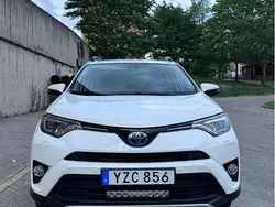Vit Begagnad 2018 Toyota RAV4 Hybrid Active SUV | 149 999 kr (Marknadspris)